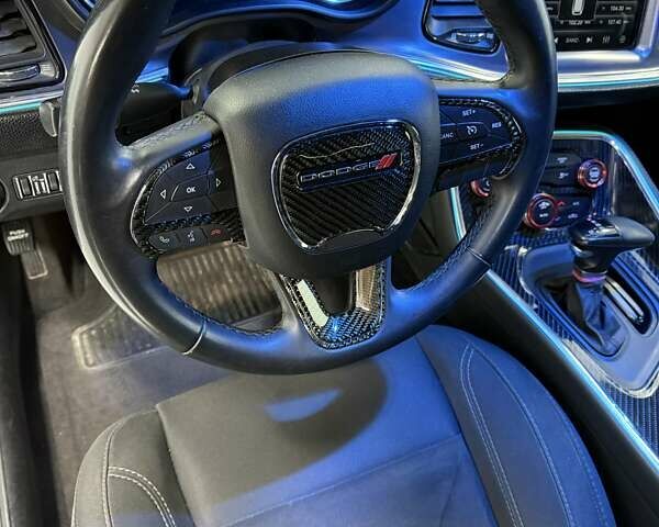 Черный Додж Челенджер, объемом двигателя 3.6 л и пробегом 100 тыс. км за 19000 $, фото 17 на Automoto.ua