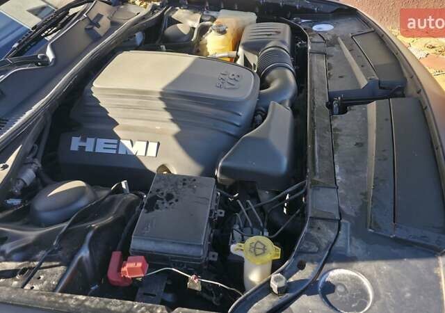 Черный Додж Челенджер, объемом двигателя 5.65 л и пробегом 139 тыс. км за 27000 $, фото 10 на Automoto.ua