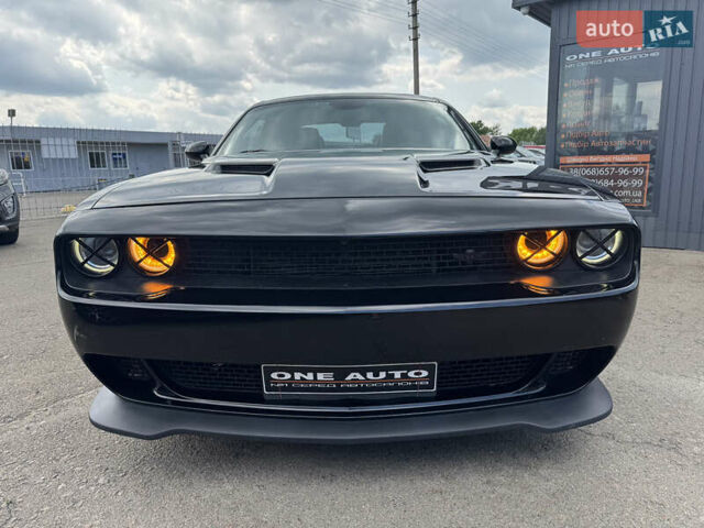 Черный Додж Челенджер, объемом двигателя 3.6 л и пробегом 81 тыс. км за 21990 $, фото 3 на Automoto.ua
