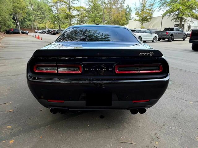 Черный Додж Челенджер, объемом двигателя 6.2 л и пробегом 52 тыс. км за 20000 $, фото 5 на Automoto.ua