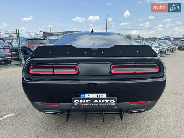 Черный Додж Челенджер, объемом двигателя 3.6 л и пробегом 81 тыс. км за 21990 $, фото 9 на Automoto.ua