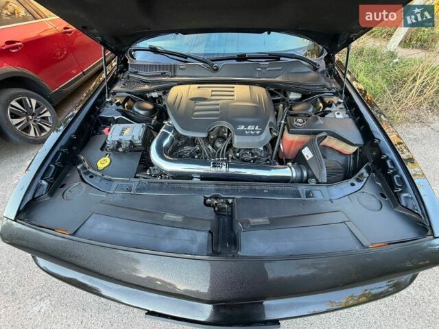 Чорний Додж Challenger, об'ємом двигуна 3.6 л та пробігом 121 тис. км за 17500 $, фото 6 на Automoto.ua
