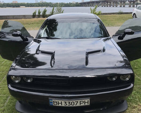 Черный Додж Челенджер, объемом двигателя 3.6 л и пробегом 124 тыс. км за 19500 $, фото 3 на Automoto.ua