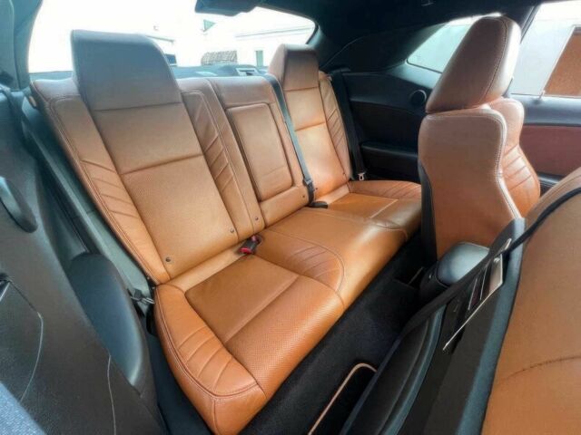 Черный Додж Челенджер, объемом двигателя 6.2 л и пробегом 55 тыс. км за 13670 $, фото 8 на Automoto.ua