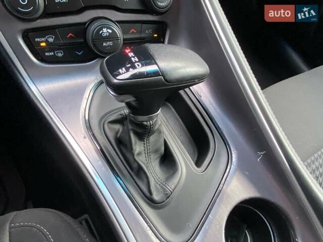 Додж Челенджер 2017 в Киеве на Automoto.ua Черный Додж Челенджер, объемом двигателя 3.6 л и пробегом 145 тыс. км за 17200 $, фото 34 на Automoto.ua