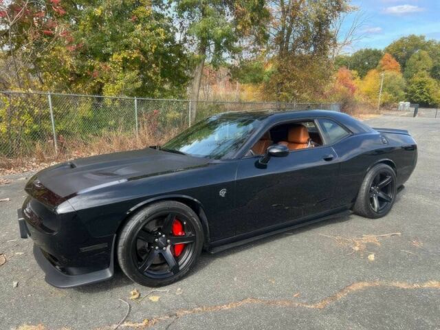 Черный Додж Челенджер, объемом двигателя 6.2 л и пробегом 55 тыс. км за 13670 $, фото 1 на Automoto.ua