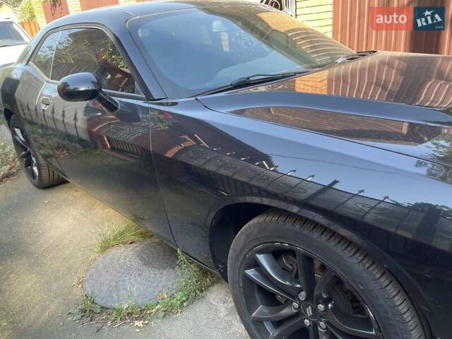 Черный Додж Челенджер, объемом двигателя 3.6 л и пробегом 145 тыс. км за 18900 $, фото 2 на Automoto.ua