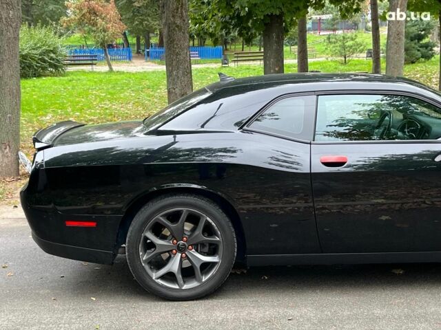 Додж Челенджер 2018 в Киеве на Automoto.ua Черный Додж Челенджер, объемом двигателя 3.6 л и пробегом 137 тыс. км за 21290 $, фото 4 на Automoto.ua