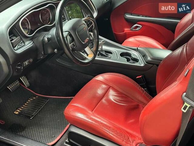 Додж Челенджер 2018 в Киеве на Automoto.ua Черный Додж Челенджер, объемом двигателя 3.6 л и пробегом 137 тыс. км за 21290 $, фото 22 на Automoto.ua