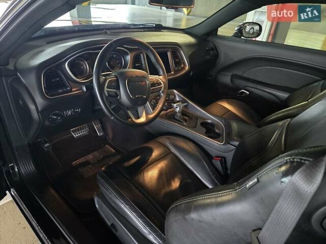 Додж Челенджер 2018 в Киеве на Automoto.ua Черный Додж Челенджер, объемом двигателя 3.61 л и пробегом 90 тыс. км за 24000 $, фото 9 на Automoto.ua