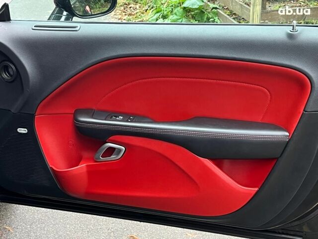 Додж Челенджер 2018 в Киеве на Automoto.ua Черный Додж Челенджер, объемом двигателя 3.6 л и пробегом 137 тыс. км за 21290 $, фото 14 на Automoto.ua