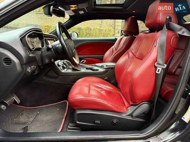 Черный Додж Челенджер, объемом двигателя 3.6 л и пробегом 137 тыс. км за 19740 $, фото 17 на Automoto.ua