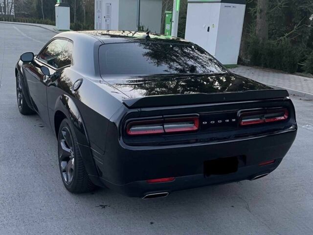 Черный Додж Челенджер, объемом двигателя 3.6 л и пробегом 76 тыс. км за 14700 $, фото 4 на Automoto.ua