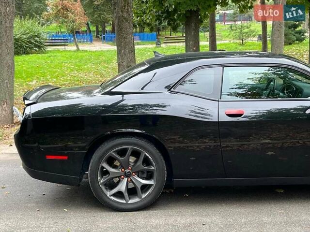 Додж Челенджер 2018 в Киеве на Automoto.ua Черный Додж Челенджер, объемом двигателя 3.6 л и пробегом 137 тыс. км за 21290 $, фото 6 на Automoto.ua