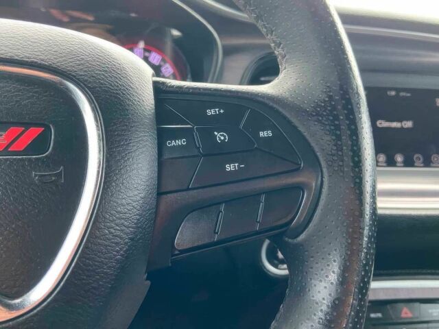 Чорний Додж Challenger, об'ємом двигуна 5.7 л та пробігом 79 тис. км за 14000 $, фото 11 на Automoto.ua