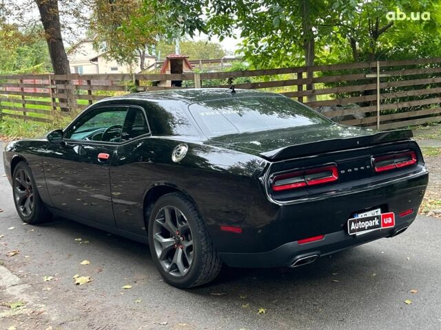 Додж Челенджер 2018 в Киеве на Automoto.ua Черный Додж Челенджер, объемом двигателя 3.6 л и пробегом 137 тыс. км за 21290 $, фото 9 на Automoto.ua