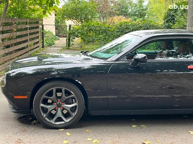 Додж Челенджер 2018 в Киеве на Automoto.ua Черный Додж Челенджер, объемом двигателя 3.6 л и пробегом 137 тыс. км за 21290 $, фото 7 на Automoto.ua