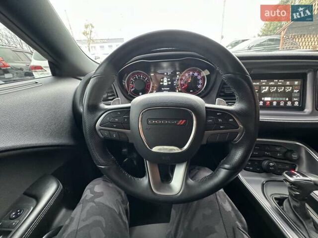 Чорний Додж Challenger, об'ємом двигуна 5.7 л та пробігом 98 тис. км за 23800 $, фото 26 на Automoto.ua