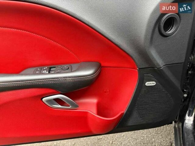 Черный Додж Челенджер, объемом двигателя 3.6 л и пробегом 137 тыс. км за 19740 $, фото 14 на Automoto.ua