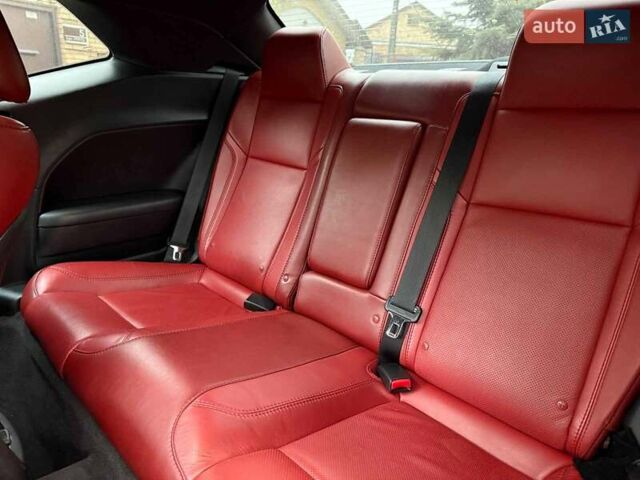 Черный Додж Челенджер, объемом двигателя 3.6 л и пробегом 137 тыс. км за 19740 $, фото 23 на Automoto.ua