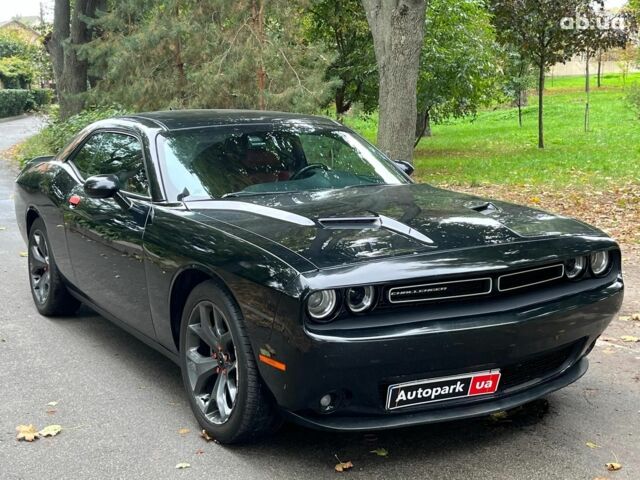 Додж Челенджер 2018 в Киеве на Automoto.ua Черный Додж Челенджер, объемом двигателя 3.6 л и пробегом 137 тыс. км за 21290 $, фото 2 на Automoto.ua