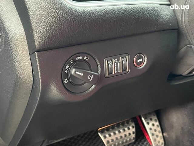 Додж Челенджер 2018 в Киеве на Automoto.ua Черный Додж Челенджер, объемом двигателя 3.6 л и пробегом 137 тыс. км за 21290 $, фото 21 на Automoto.ua