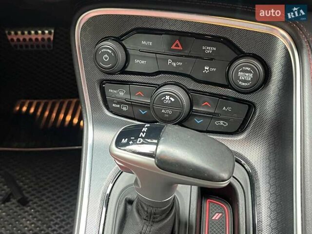 Додж Челенджер 2018 в Киеве на Automoto.ua Черный Додж Челенджер, объемом двигателя 3.6 л и пробегом 137 тыс. км за 21290 $, фото 16 на Automoto.ua