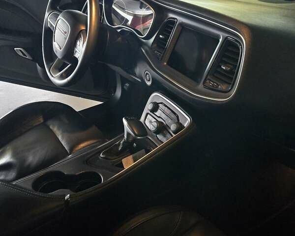 Додж Челенджер 2018 в Киеве на Automoto.ua Черный Додж Челенджер, объемом двигателя 3.61 л и пробегом 90 тыс. км за 24000 $, фото 6 на Automoto.ua