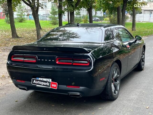 Додж Челенджер 2018 в Киеве на Automoto.ua Черный Додж Челенджер, объемом двигателя 3.6 л и пробегом 137 тыс. км за 21290 $, фото 12 на Automoto.ua