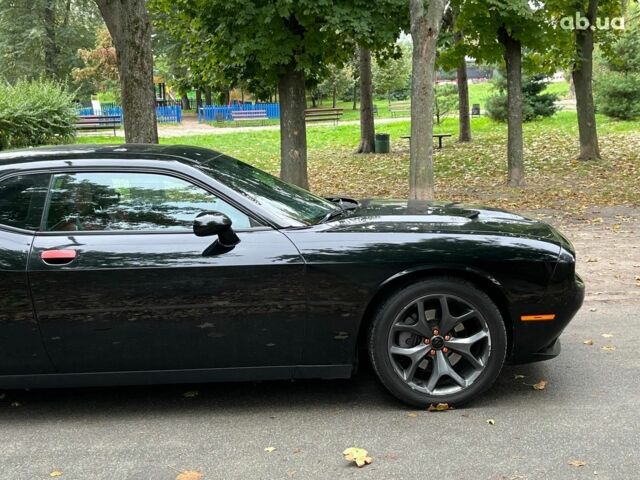 Додж Челенджер 2018 в Киеве на Automoto.ua Черный Додж Челенджер, объемом двигателя 3.6 л и пробегом 137 тыс. км за 21290 $, фото 3 на Automoto.ua