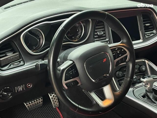 Додж Челенджер 2018 в Киеве на Automoto.ua Черный Додж Челенджер, объемом двигателя 3.6 л и пробегом 137 тыс. км за 21290 $, фото 22 на Automoto.ua
