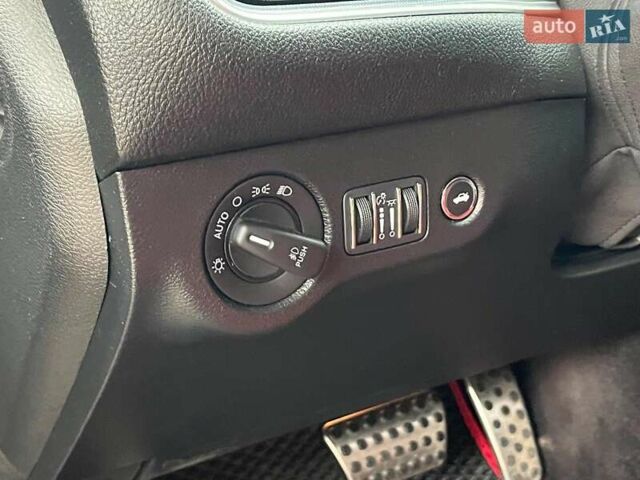 Додж Челенджер 2018 в Киеве на Automoto.ua Черный Додж Челенджер, объемом двигателя 3.6 л и пробегом 137 тыс. км за 21290 $, фото 21 на Automoto.ua