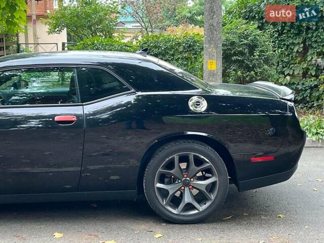 Додж Челенджер 2018 в Киеве на Automoto.ua Черный Додж Челенджер, объемом двигателя 3.6 л и пробегом 137 тыс. км за 21290 $, фото 9 на Automoto.ua