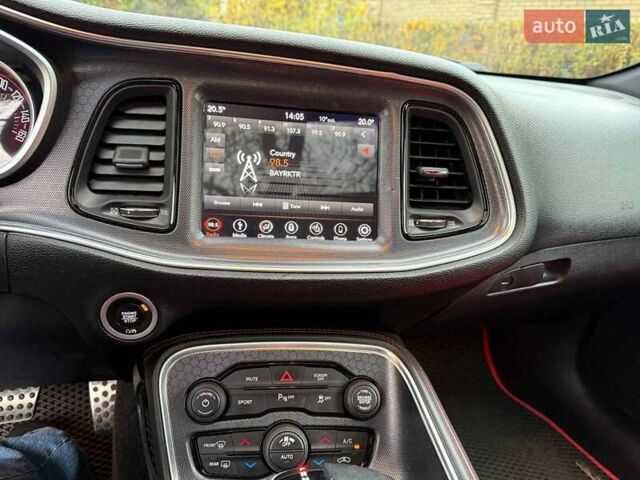 Черный Додж Челенджер, объемом двигателя 3.6 л и пробегом 137 тыс. км за 19740 $, фото 20 на Automoto.ua