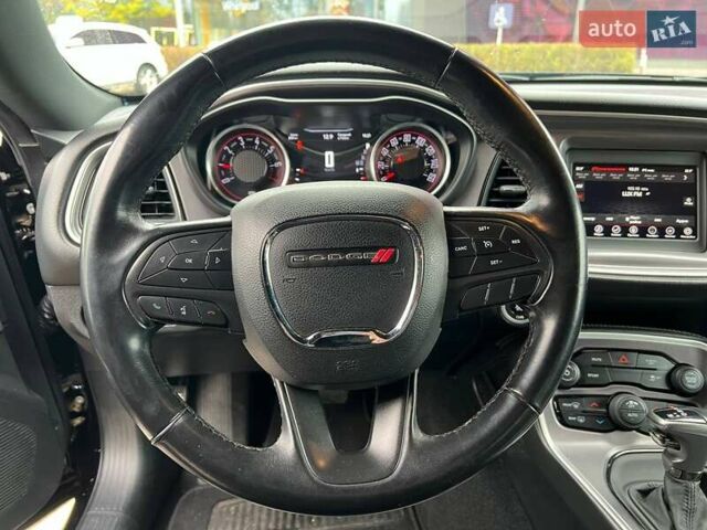 Черный Додж Челенджер, объемом двигателя 3.6 л и пробегом 115 тыс. км за 17990 $, фото 15 на Automoto.ua