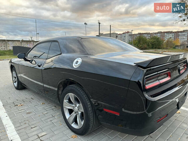 Черный Додж Челенджер, объемом двигателя 3.6 л и пробегом 161 тыс. км за 16900 $, фото 20 на Automoto.ua