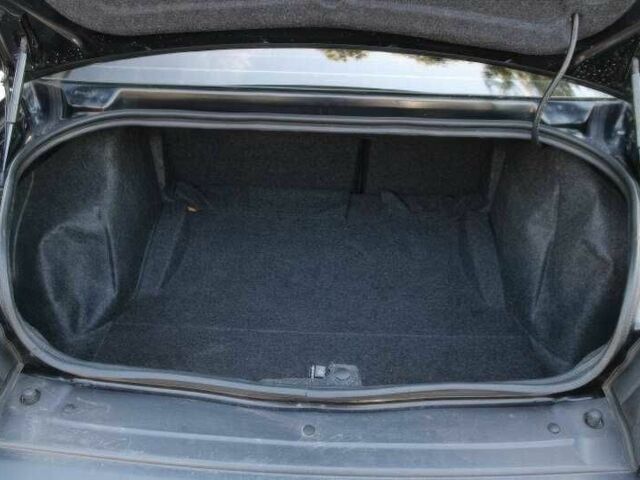 Черный Додж Челенджер, объемом двигателя 6.4 л и пробегом 53 тыс. км за 13900 $, фото 6 на Automoto.ua