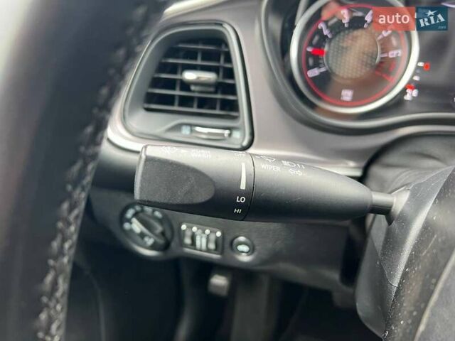 Черный Додж Челенджер, объемом двигателя 3.6 л и пробегом 115 тыс. км за 17990 $, фото 13 на Automoto.ua