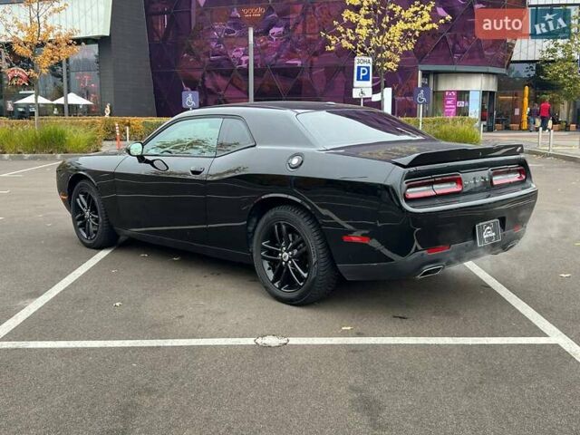 Черный Додж Челенджер, объемом двигателя 3.6 л и пробегом 115 тыс. км за 17990 $, фото 4 на Automoto.ua