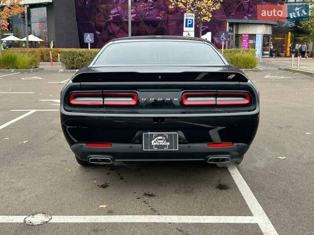Черный Додж Челенджер, объемом двигателя 3.6 л и пробегом 115 тыс. км за 17990 $, фото 5 на Automoto.ua