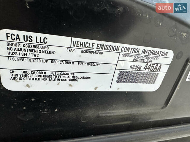 Черный Додж Челенджер, объемом двигателя 3.6 л и пробегом 161 тыс. км за 16900 $, фото 30 на Automoto.ua