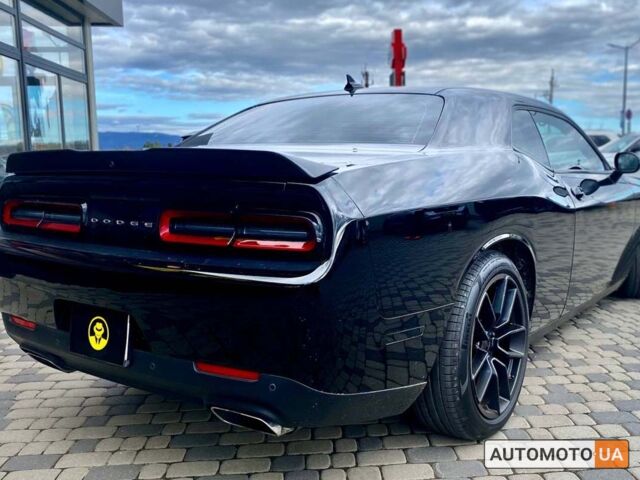 Черный Додж Челенджер, объемом двигателя 6.4 л и пробегом 20 тыс. км за 41500 $, фото 6 на Automoto.ua