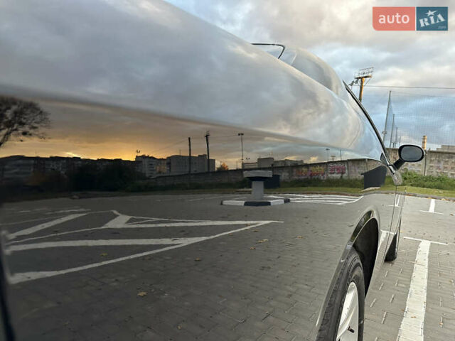 Черный Додж Челенджер, объемом двигателя 3.6 л и пробегом 161 тыс. км за 16900 $, фото 14 на Automoto.ua