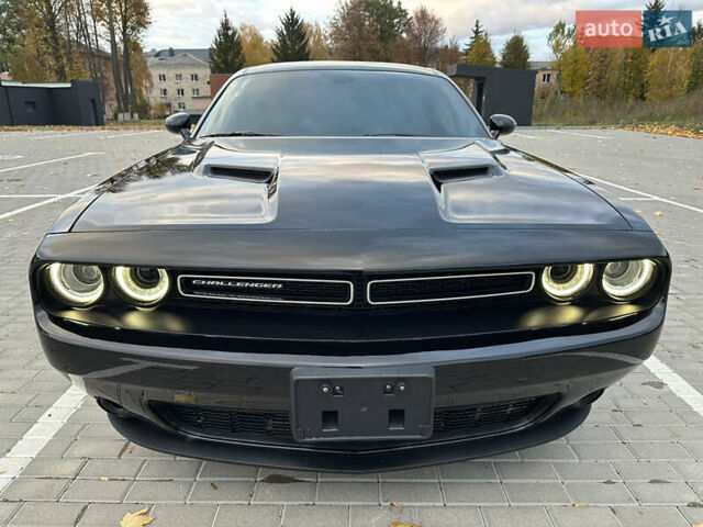 Черный Додж Челенджер, объемом двигателя 3.6 л и пробегом 161 тыс. км за 16900 $, фото 2 на Automoto.ua