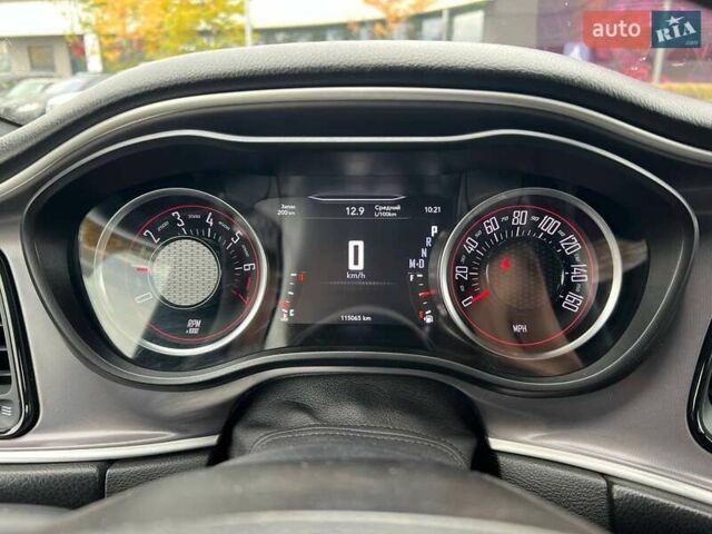 Черный Додж Челенджер, объемом двигателя 3.6 л и пробегом 115 тыс. км за 17990 $, фото 14 на Automoto.ua