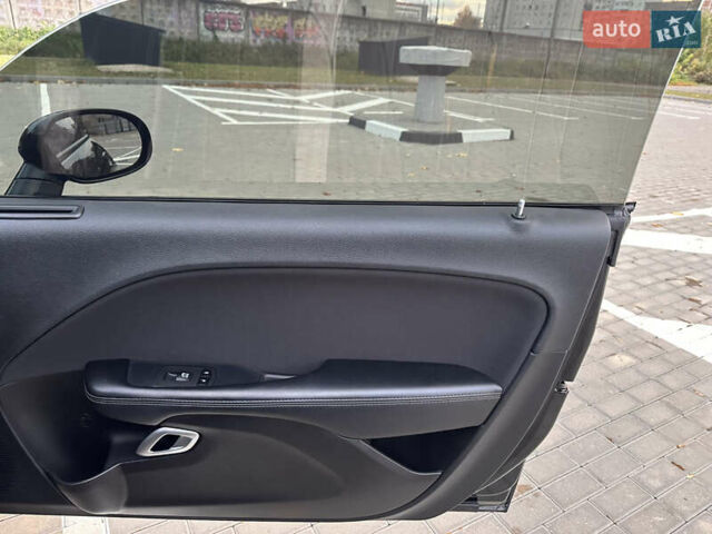 Черный Додж Челенджер, объемом двигателя 3.6 л и пробегом 161 тыс. км за 16900 $, фото 25 на Automoto.ua