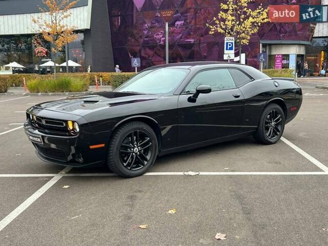 Черный Додж Челенджер, объемом двигателя 3.6 л и пробегом 115 тыс. км за 17990 $, фото 3 на Automoto.ua