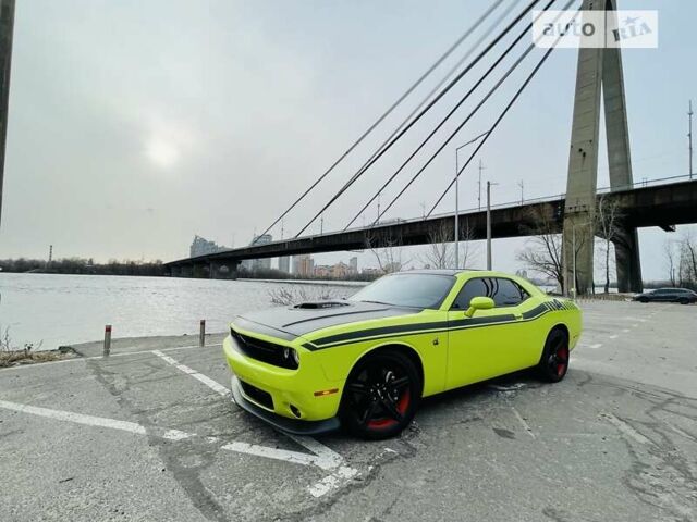 Чорний Додж Challenger, об'ємом двигуна 0 л та пробігом 12 тис. км за 33000 $, фото 1 на Automoto.ua