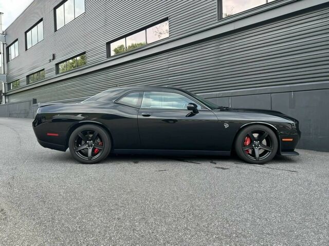 Чорний Додж Challenger, об'ємом двигуна 6.2 л та пробігом 31 тис. км за 43200 $, фото 7 на Automoto.ua