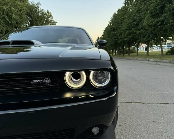 Черный Додж Челенджер, объемом двигателя 6.4 л и пробегом 60 тыс. км за 51000 $, фото 24 на Automoto.ua